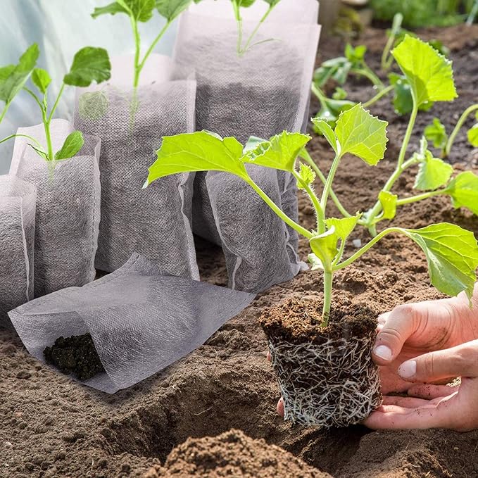 Tarklanda 200pcs Nursery Bags Plant,Biodegradable Non-Woven Plant Nursery Bags Plant Fabric Seedling Pots Bags Plants Home Garden Supply (6.2x7.1)