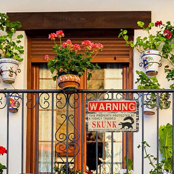 Skunk Warning Skunk Mtal Signs Vintage Warning Tin Sign Retro Decor for Home Garden Yard Garage Street Outdoor 8×12 Inches