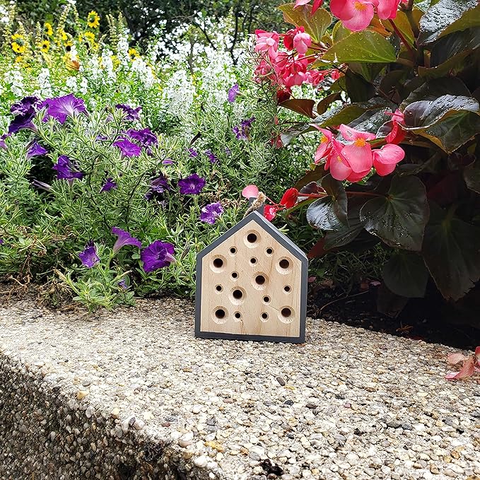 Kikkerland Little Bee Home Garden Decor, 1 EA