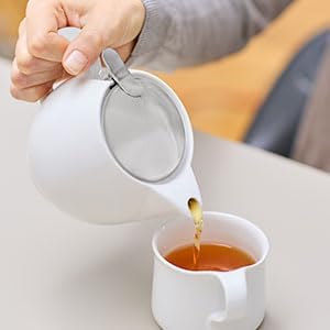 Zero Japan Bee House Round Teapot For One, 15 Oz - Ceramic Tea Pot with Stainless Steel Lid and Infuser, Dishwasher and Microwave Safe Tea Pots (Iron Brown)