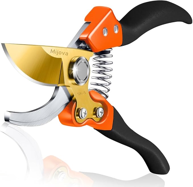 Garden Shears, Sharp Japanese SK5 Steel Blade Effortlessly Prunes 1/4" Branches, Hand Pruners Heavy Duty Professional Bypass, Garden Scissors & Flower Trimmers (golden)