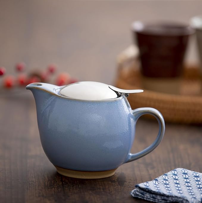 Zero Japan Bee House Round Teapot For One, 15 Oz - Ceramic Tea Pot with Stainless Steel Lid and Infuser, Diswasher and Microwave Safe Tea Pots (Hydrangea Blue)