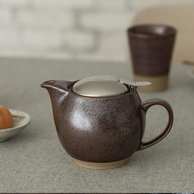 Zero Japan Bee House Round Teapot For One, 15 Oz - Ceramic Tea Pot with Stainless Steel Lid and Infuser, Dishwasher and Microwave Safe Tea Pots (Iron Brown)