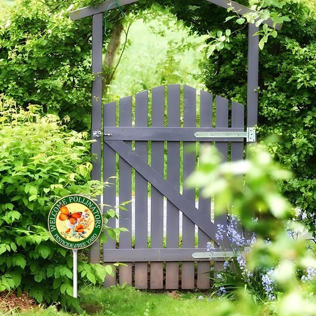 Kurmntregon Welcome Pollinators Pesticide Free Yard Sign Pollinators Friendly Garden Sign With Stake Round 9.2inch Aluminum Security Warning Sign Porch Farmhouse Ranch Farm Courtyard