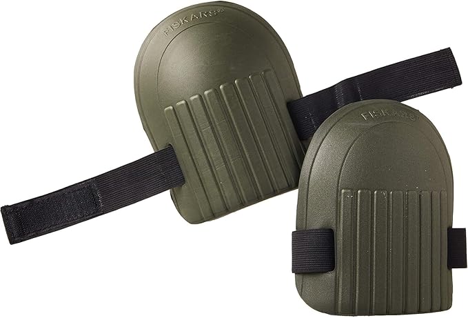 Fiskars Lightweight & Durable Knee Pads for Gardening and Housework - with Comfortable Padded Foam Cushioning