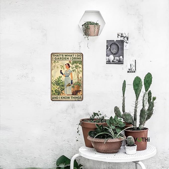 Funny Garden Signs for Outside， That's What I Do I Garden Sign，Yard for Farmhouse Home Kitchen Gardening Wall Decor Patio Signs 8x12 In