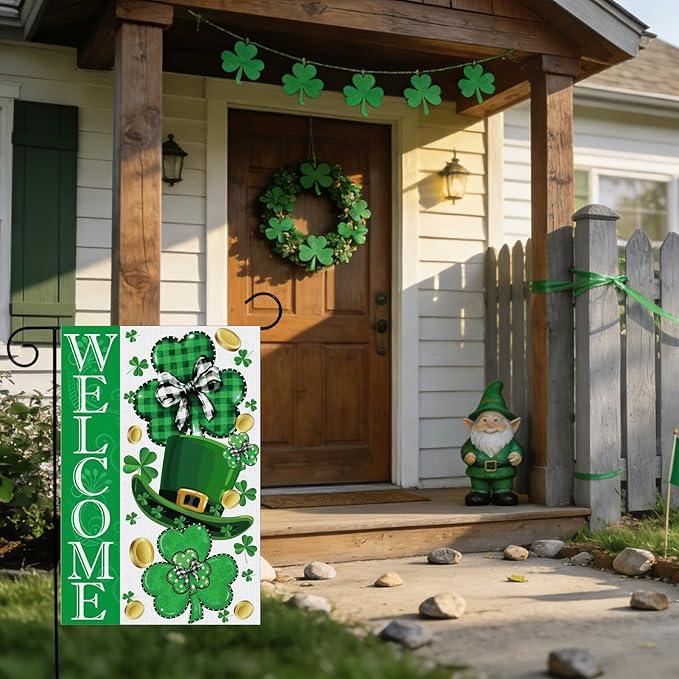 St Patrick's Day Garden Flag, 12x18 Inch Green Lucky Clovers Double Sided Flag for Courtyard Decoration, St Patrick's Day Welcome Outside Banner for Home Holiday Party Decoration