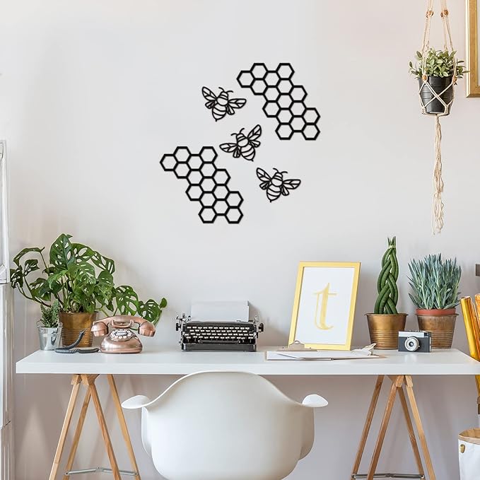 Peryiter 5 Pcs Metal Bee Wall Art Farmhouse Honey Bee Honey Comb Decor Wire Metal Wall Decor Hanging for Living Room Garden Bedroom Office Home(Black)