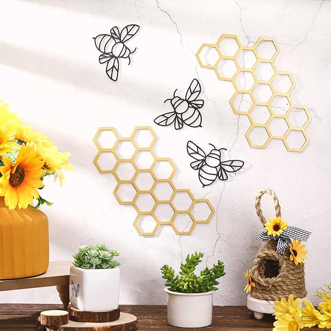 Peryiter 5 Pcs Metal Bee Wall Art Farmhouse Honey Bee Honey Comb Decor Wire Metal Wall Decor Hanging for Living Room Garden Bedroom Office Home (Black, Gold)