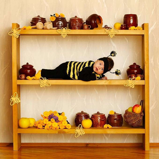 Yookeer 8 Pieces Wooden Bee Decor Wall Art Farmhouse Queen Bee Wall Sculpture Hanging Sign for Indoor Outdoor Garden Yard Lawn Decoration Spring Party Supplies(Gold)