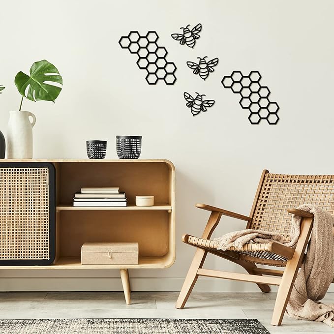 Peryiter 5 Pcs Metal Bee Wall Art Farmhouse Honey Bee Honey Comb Decor Wire Metal Wall Decor Hanging for Living Room Garden Bedroom Office Home(Black)