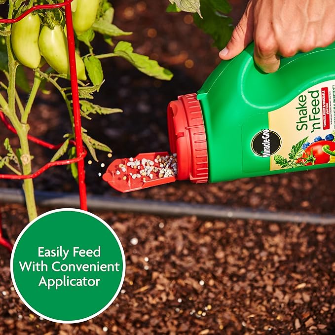 Miracle-Gro Shake 'N Feed Tomato, Fruit & Vegetable Plant Food, Plant Fertilizer, 4.5 lbs. (6-Pack)