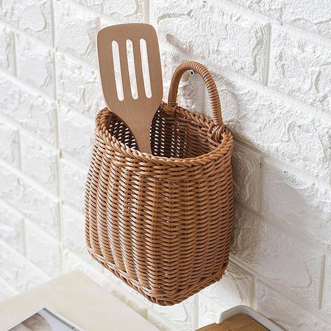 Hanging Wall Basket Plastic Woven Front Door Basket, Decorative Door Baskets for Flowers Plants, Hanging Wicker Basket for Kitchenware Farmhouse