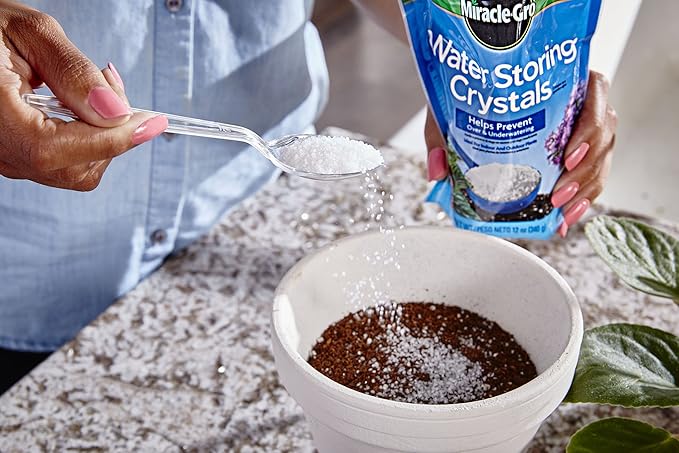 Miracle-Gro Water Storing Crystals - Soil Moisture Retention Crystals for Indoor and Outdoor Plants - 12 oz.