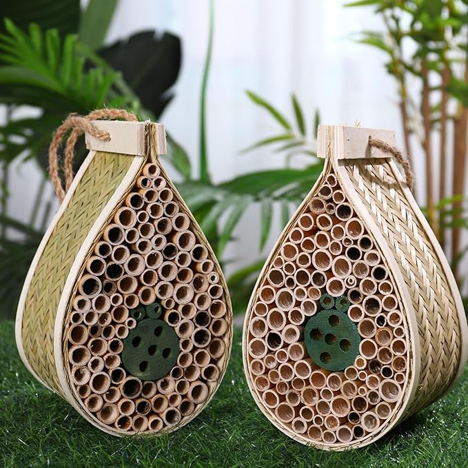 Mason Bee House, Pollinating Palace，Hanging Wooden bee House Habitat with Bamboo Tubes for The Garden and Yard Bee Hotel for Pollinators
