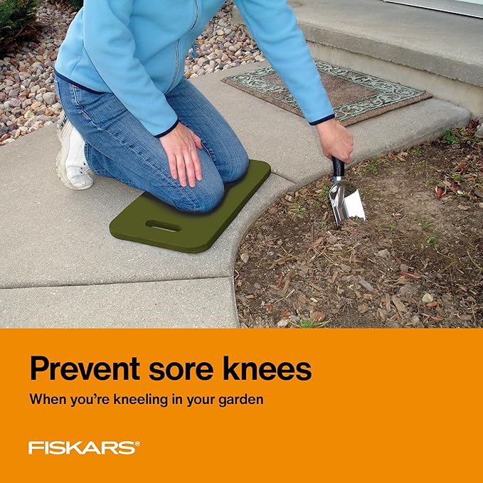 Fiskars Garden Kneeling Pad,11" x 18" Lightweight and Thick EVA Foam Knee Cushion with Handle for Gardening,Cleaning,or Construction - Moisture and Rip Resistant,Gardening Supplies,Green,(Pack of 12)