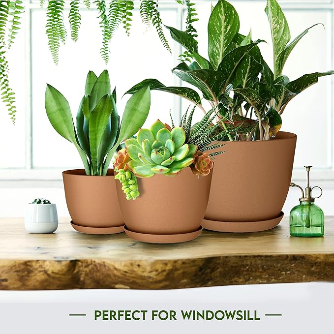 Utopia Home - Plastic Terracotta Pots with Drainage - 7/6.6/6/5.3/4.8 Inches Flower Pots for Indoor Planter - Pack of 5 Plastic Planters, Cactus, Succulents Pot