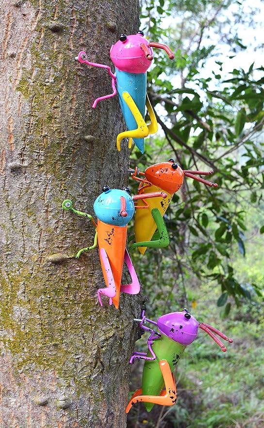 GIFTME 5 Metal Garden Decor for Outside,Cute Grasshopper Outdoor Wall Art Decorative for Backyard,Patio,Tree,Lawn(Set of 4)