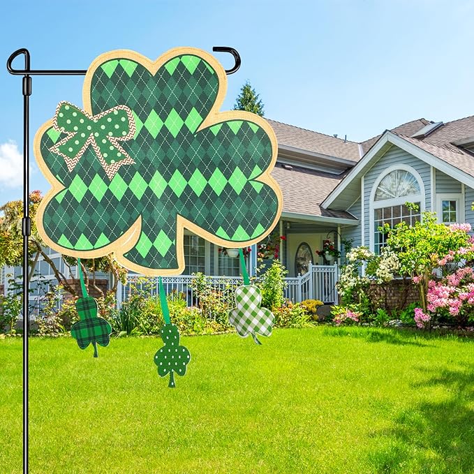 St Patrick Shamrock Garden Flag Banner Outdoor Decorations for Outside Double-Sided Printed, St Patricks Shamrocks Yard Flags House Yard Spring Seasonal Decoration 15 x 14 Inch Striped Plaid